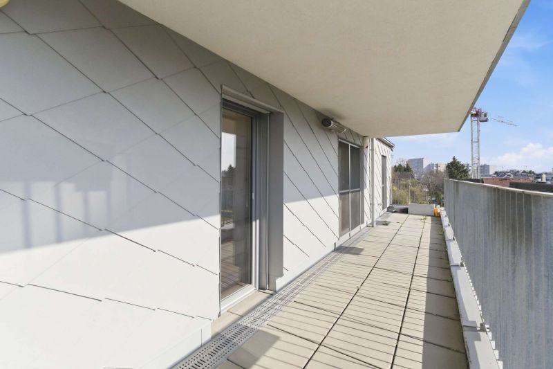 Dachgeschosswohnung mit hochwertigen Ma�m�beln, Terrasse, Klimaanlage & Stellplatz nahe Alten Donau /  / 1220&nbsp;Wien / Bild 7